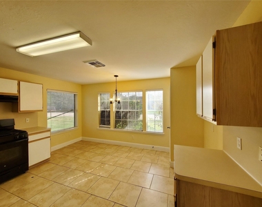 1413 Bridle Path Path - Photo Thumbnail 8