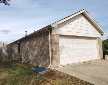 1413 Bridle Path Path - Photo Thumbnail 2