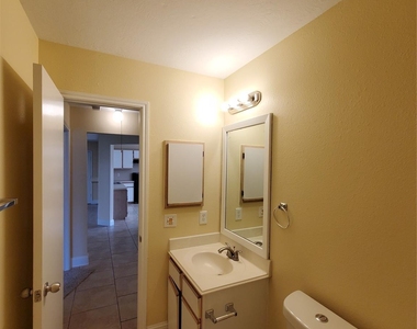 1413 Bridle Path Path - Photo Thumbnail 18