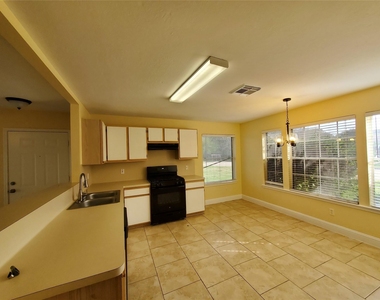 1413 Bridle Path Path - Photo Thumbnail 7