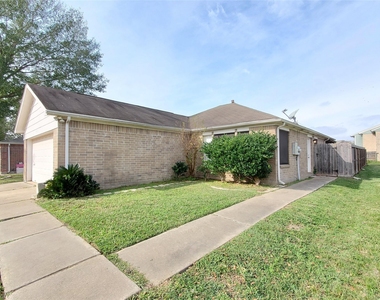 1413 Bridle Path Path - Photo Thumbnail 3