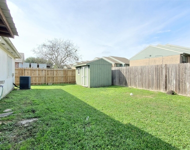 1413 Bridle Path Path - Photo Thumbnail 26