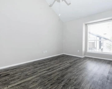 4400 Memorial Drive - Photo Thumbnail 15