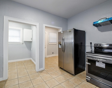 3015 Isabella Street - Photo Thumbnail 13