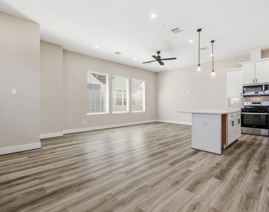 9 Wellford Street - Photo Thumbnail 10