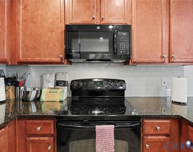 230 N 6th Street - Photo Thumbnail 10