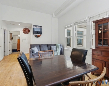 230 N 6th Street - Photo Thumbnail 5