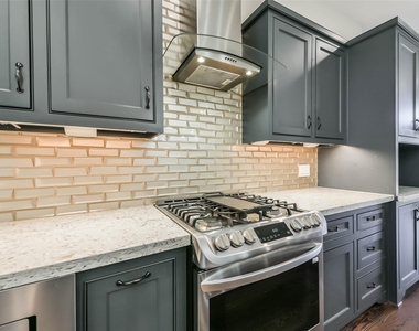2422 Hadley Street - Photo Thumbnail 13