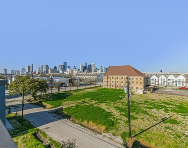 2422 Hadley Street - Photo Thumbnail 46