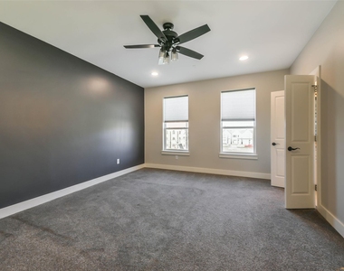 2422 Hadley Street - Photo Thumbnail 30