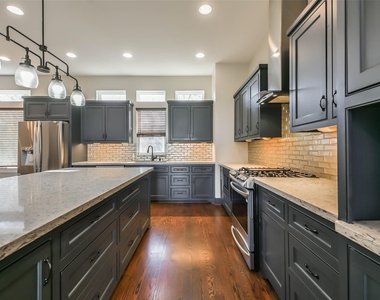2422 Hadley Street - Photo Thumbnail 16