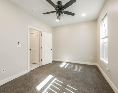 2422 Hadley Street - Photo Thumbnail 7