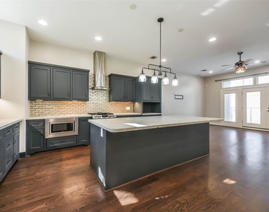2422 Hadley Street - Photo Thumbnail 11