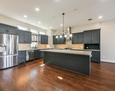 2422 Hadley Street - Photo Thumbnail 10