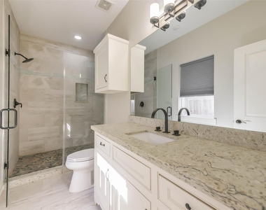 2422 Hadley Street - Photo Thumbnail 8