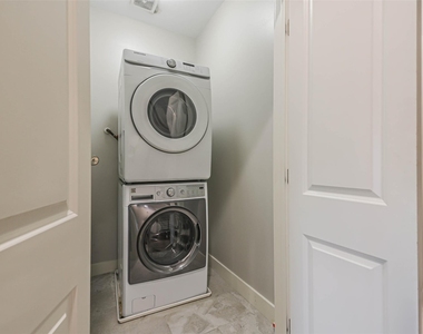 2422 Hadley Street - Photo Thumbnail 38