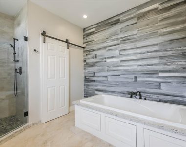 2422 Hadley Street - Photo Thumbnail 36