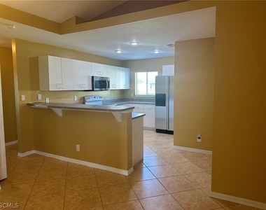 1915 Sw 13th Street - Photo Thumbnail 6
