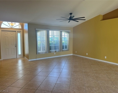 1915 Sw 13th Street - Photo Thumbnail 4