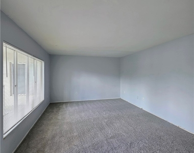 1830 Maravilla Avenue - Photo Thumbnail 8