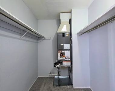 1830 Maravilla Avenue - Photo Thumbnail 14