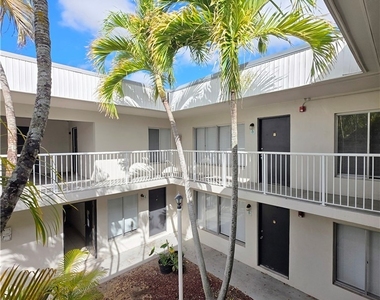 1830 Maravilla Avenue - Photo Thumbnail 19