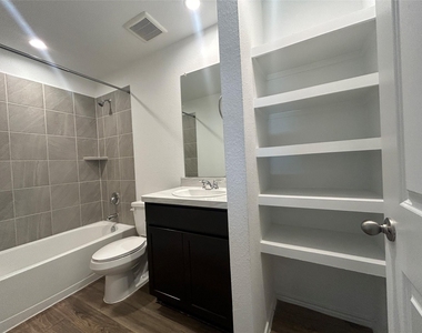 1739 Royal Rim Drive - Photo Thumbnail 16