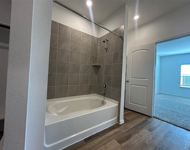 1739 Royal Rim Drive - Photo Thumbnail 12