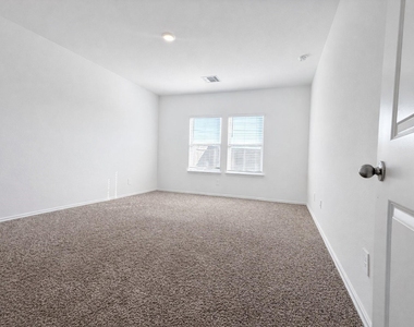 1739 Royal Rim Drive - Photo Thumbnail 9