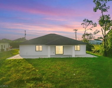 541 Chalet Avenue S - Photo Thumbnail 1