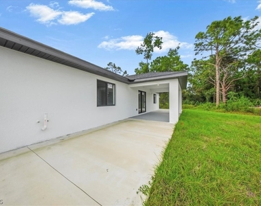 541 Chalet Avenue S - Photo Thumbnail 9