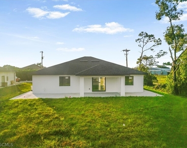 541 Chalet Avenue S - Photo Thumbnail 4