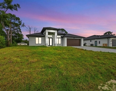 541 Chalet Avenue S - Photo Thumbnail 2