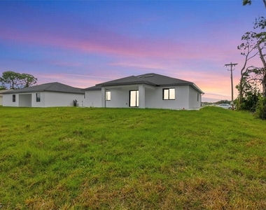 541 Chalet Avenue S - Photo Thumbnail 3