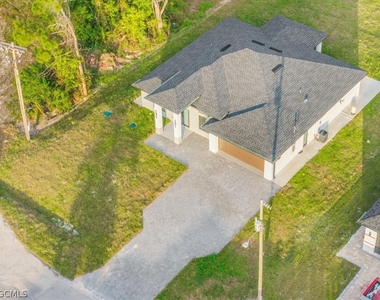 541 Chalet Avenue S - Photo Thumbnail 40