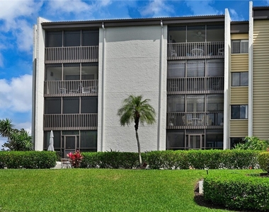 4821 S Landings Drive - Photo Thumbnail 37