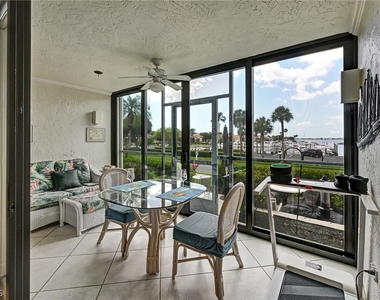 4821 S Landings Drive - Photo Thumbnail 16