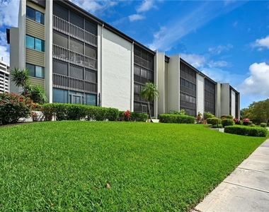 4821 S Landings Drive - Photo Thumbnail 34