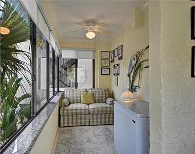 4821 S Landings Drive - Photo Thumbnail 7