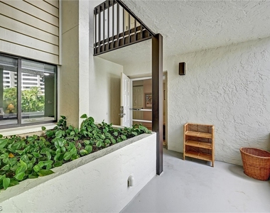 4821 S Landings Drive - Photo Thumbnail 30