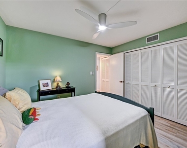 4821 S Landings Drive - Photo Thumbnail 29