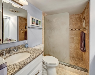 4821 S Landings Drive - Photo Thumbnail 19