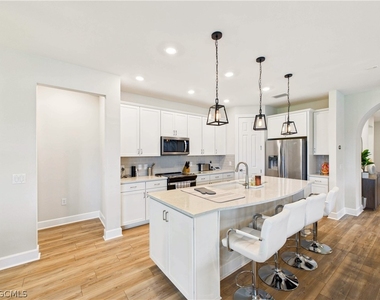 19563 Utopia Lane - Photo Thumbnail 9