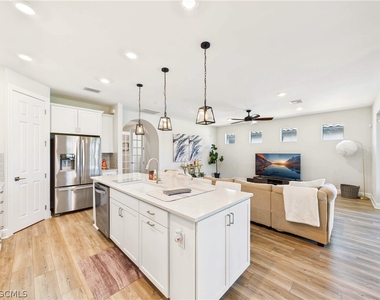 19563 Utopia Lane - Photo Thumbnail 4