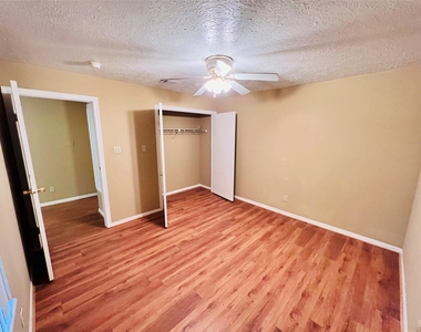 12755 Mill Ridge Drive - Photo Thumbnail 10