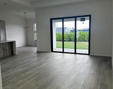 2329 Nw 27th Avenue - Photo Thumbnail 9