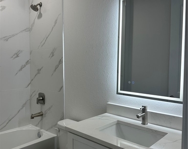 2329 Nw 27th Avenue - Photo Thumbnail 13