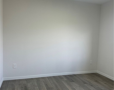2329 Nw 27th Avenue - Photo Thumbnail 11