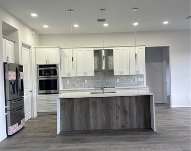 2329 Nw 27th Avenue - Photo Thumbnail 7