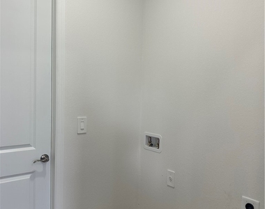 2329 Nw 27th Avenue - Photo Thumbnail 17
